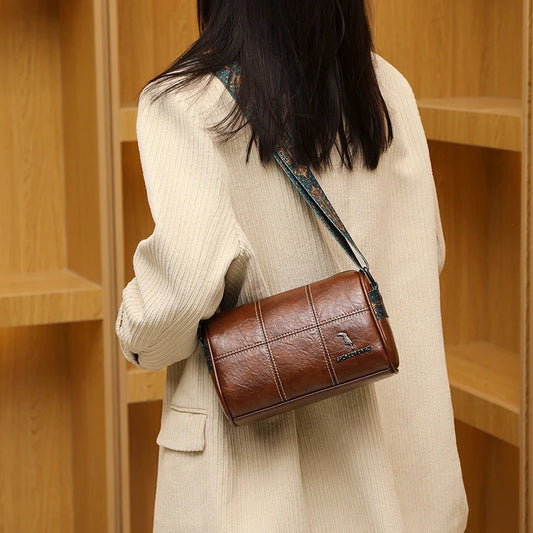 Head-Turning Style Meets Everyday Luxury: The 2024 Designer Cowhide Messenger Bag